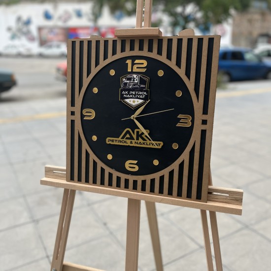 Izgaralı Ahşap Kare Duvar Saati Izgaralı Ahşap Kare Duvar Saati